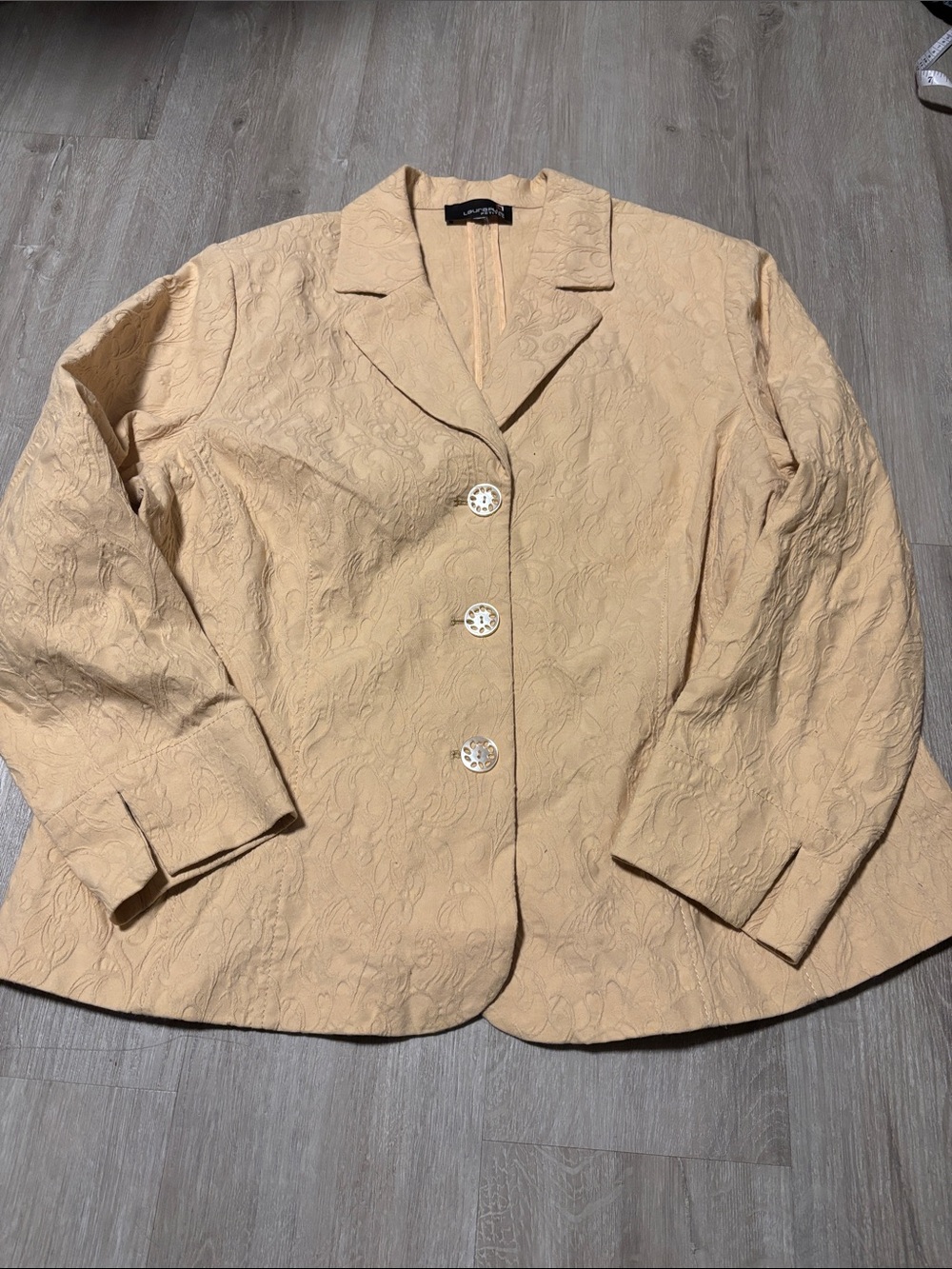 Laura Plus Petites Cream Textured Button-Front Blazer